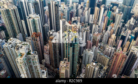 Vista aerea di edifici di appartamenti in midlevels, Hong Kong Foto Stock