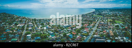 Antenna di ampio panorama di Frankston sobborgo e la Penisola di Mornington litorale Foto Stock