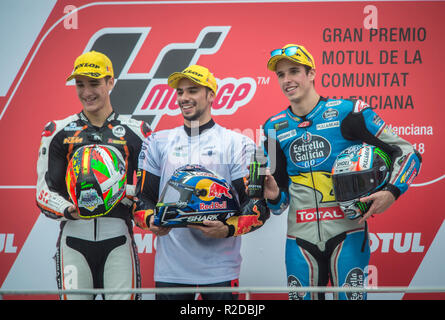 Cheste, Valencia, Spagna. Xviii Nov, 2018. GP Comunitat Valenciana Moto GP.Oliveira, Lecuaona e Alex Marquez nel podio dopo moto gara 2. Credito: rosdemora/Alamy Live News Foto Stock