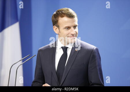 Berlino, Germania. Xviii Nov, 2018. Il cancelliere Angela Merkel accoglie il Presidente francese Emmanuel Macron per una discussione congiunta in cancelleria federale durante la conferenza stampa. Credito: Simone Kuhlmey/Pacific Press/Alamy Live News Foto Stock