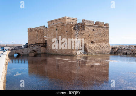 Paphos Castello medievale nel porto di Pafo e Paphos (Paphos), Pafos District, la Repubblica di Cipro Foto Stock