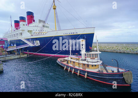 Tokyo DisneySea SS Columbia, una nave passeggeri in giapponese parco a tema Tokyo DisneySea presso American Waterfront area del parco Foto Stock