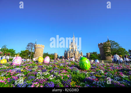 Bellissimo il Castello di Cenerentola, l'icona di Tokyo Disneyland a Tokyo Disney Resort in Urayasu, nella prefettura di Chiba, Tokyo, Giappone Foto Stock