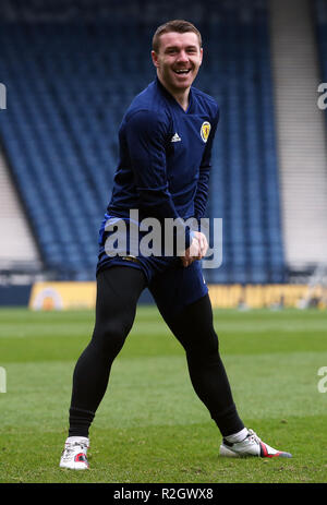 John Fleck della Scozia durante la sessione di allenamento a Hampden Park, Glasgow. PREMERE ASSOCIAZIONE foto. Data immagine: Lunedì 19 novembre 2018. Scopri la storia di calcio della Pennsylvania Scotland. Il credito fotografico dovrebbe essere: Jane Barlow/PA Wire. Foto Stock