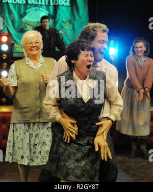 Orgoglio Anno : 2014 Direttore del Regno Unito : Matthew Warchus Imelda Staunton, Dominic West Foto Stock