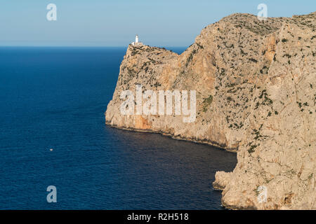 Leuchtturm lontano de Formentor, Cap Formentor, Mallorca, Balearen, Spanien | faro lontano de Formentor, Cap de Formentor, Maiorca, isole Baleari Foto Stock