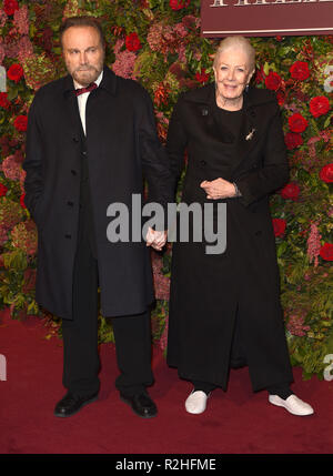 Foto deve essere accreditato ©Alpha premere 079965 18/11/2018 Franco Nero e Vanessa Redgrave 64a Evening Standard ES Theatre Awards 2018 Royal Theatre di Londra Foto Stock