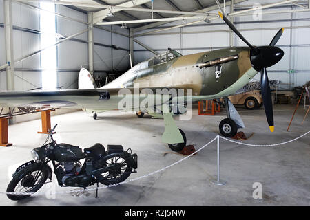 Hawker Hurricane Mk IIA Z3055 restaurato e conservato nella Battaglia di Malta Memorial Hangar presso il Museo dell'aviazione Foto Stock