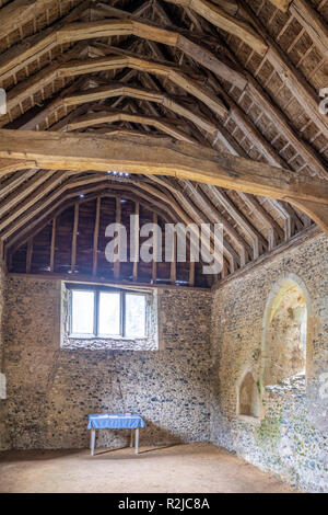 L'interno del XIII secolo la cappella di paglia a Lindsey, Suffolk REGNO UNITO Foto Stock