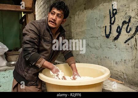 Cuocere maschio.Pakistan. Islamabad. Foto Stock