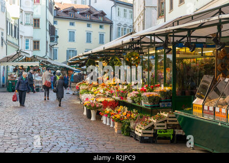 L'Italia, il Sud Tirolo, Alto Adige, Bolzano / Bolzano, città vecchia, il mercato della frutta Foto Stock