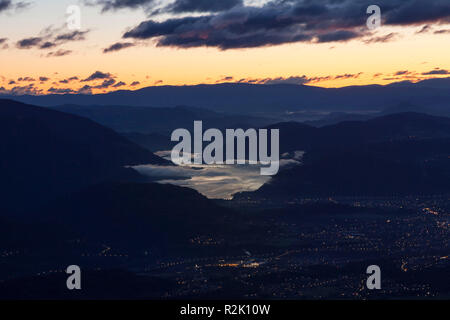 Atmosfera mattutina sul Dobratsch in Carinzia Foto Stock