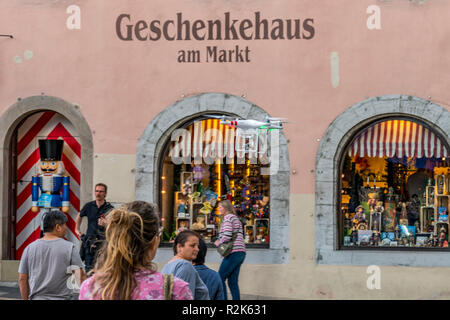 Drone presso la piazza del mercato di Rothenburg ob der Tauber, Germania Foto Stock