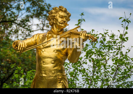 Monumento, Johann Strauss II, Stadtpark, Vienna, Austria Foto Stock