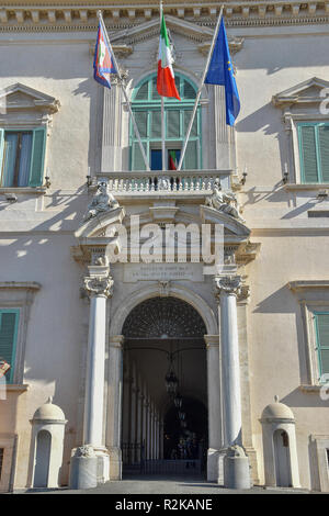 Palazzo del Quirinale, sede del presidente della Repubblica italiana, antico edificio di importanza storica Roma, Italia. Foto Stock