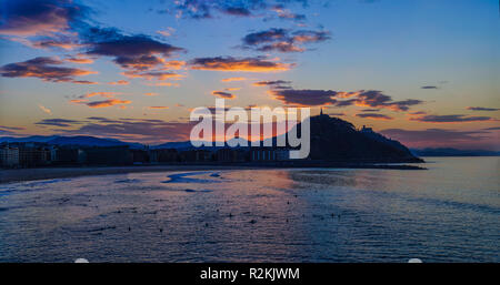 Donostia San Sebastián - Panorama Zurriola Tramonto Foto Stock