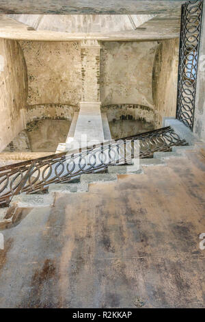 Vista interna della famosa sacra di san michele abbazia che si trova su piamonte distretto, Italia Foto Stock
