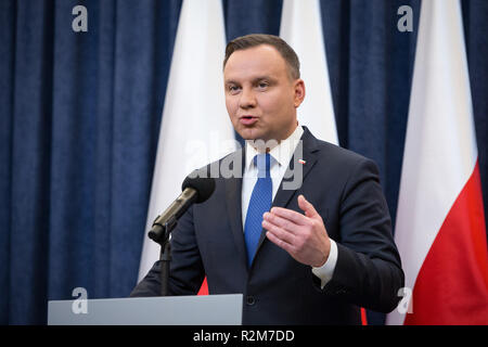 Presidente polacco Andrzej Duda annuncia la sua decisione di firmare una legislazione di penalizzare alcune dichiarazioni circa l'olocausto, al Palazzo Presidenziale a Varsavia in Polonia il 6 febbraio 2018 Foto Stock