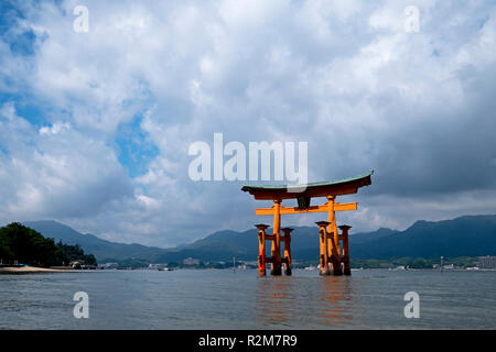 Il tempio di Itsukushima, l'isola di Miyajima, Hiroshima, Giappone Foto Stock