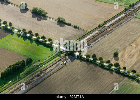 Vista aerea, Seseke, arte, riserva, Markus Ambach, il parco in miniatura, la flora e la Fauna Kamen Kamen, arte al Seseke, Koerner Bach, camminare sull'acqua, percorso Arte nell'area Seseke, la zona della Ruhr, Renania settentrionale-Vestfalia, Germania, Europa Foto Stock