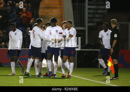 Willock Giuseppe d'Inghilterra celebra il suo punteggio sideÕs primo obiettivo durante la International amichevole tra Inghilterra U20 e Germania U20 a JobServe Comunità Stadium il 19 novembre 2018 a Colchester, Inghilterra. (Foto di Paolo Chesterton/phcimages.com) Foto Stock