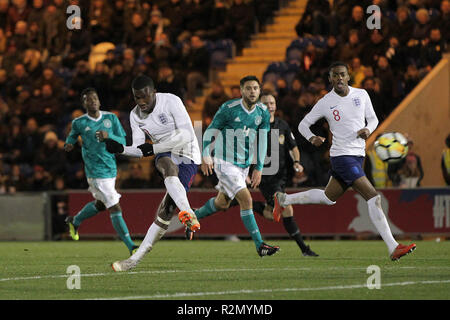 Willock Giuseppe d'Inghilterra spara a obiettivo durante la International amichevole tra Inghilterra U20 e Germania U20 a JobServe Comunità Stadium il 19 novembre 2018 a Colchester, Inghilterra. (Foto di Matt Bradshaw/phcimages.com) Foto Stock