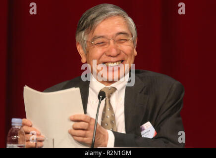 Tokyo, Giappone. Xix Nov, 2018. Banca del Giappone governatore Haruhiko Kuroda offre un discorso al pranzo del ventiduesimo Paris Europlace forum finanziario a Tokyo lunedì 19 novembre, 2018. Alcuni 600 il giapponese e il francese le persone di affari hanno partecipato alla finanziaria annuale riunione. Credito: Yoshio Tsunoda/AFLO/Alamy Live News Foto Stock