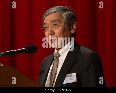 Tokyo, Giappone. Xix Nov, 2018. Banca del Giappone governatore Haruhiko Kuroda offre un discorso al pranzo del ventiduesimo Paris Europlace forum finanziario a Tokyo lunedì 19 novembre, 2018. Alcuni 600 il giapponese e il francese le persone di affari hanno partecipato alla finanziaria annuale riunione. Credito: Yoshio Tsunoda/AFLO/Alamy Live News Foto Stock