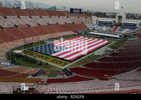Los Angeles, CA, Stati Uniti d'America. Xix Nov, 2018. Colosseo campo prima di NFL Kansas City Chiefs vs Los Angeles Rams presso il Los Angeles Memorial Coliseum di Los Angeles, Ca il 19 novembre 2018. Jevone Moore Credito: csm/Alamy Live News Foto Stock