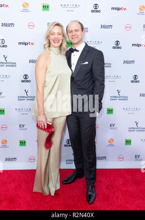 New York, Stati Uniti. Xix Nov, 2018. New York, NY - Novembre 19, 2018: Anna Schudt e Moritz Fuhrmann partecipare alla quarantaseiesima annuale internazionale di Emmy Awards a New York Hilton Credit: lev radin/Alamy Live News Foto Stock