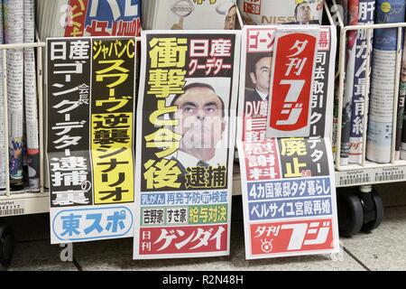 Novembre 20, 2018 - Tokyo, Giappone - Quotidiani Giapponesi relazione sulle sue pagine anteriori che Nissan CEO Carlos Ghosn erano stati arrestati sulla base del sospetto di illeciti finanziari, a Tokyo. Nissan ha detto il lunedì che Carlos Ghosn, che è anche a capo di un'alleanza Renault Nissan-Mitsubishi, è stato arrestato e verrà respinto) per sospetto di sotto-segnalazione del suo stipendio aziendale e utilizzando le risorse della società per il suo vantaggio personale. (Credito Immagine: © Rodrigo Reyes Marin/ZUMA filo) Foto Stock