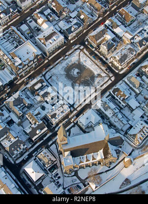 Vista aerea, neve invernale, Olpe, Renania settentrionale-Vestfalia, Germania, Europa Foto Stock