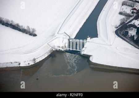 Vista aerea, Emscher estuario, Reno, inondazione, neve Emscher, Emscher corso, Dinslaken, Renania settentrionale-Vestfalia, Germania, Europa Foto Stock