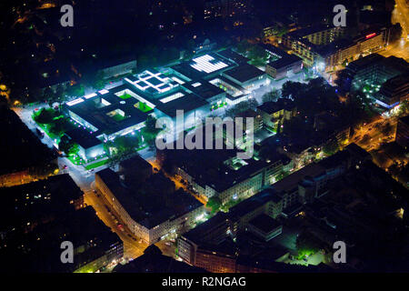 Vista aerea, scena notturna, il Museo Folkwang di notte, Essen, la zona della Ruhr, Renania settentrionale-Vestfalia, Germania, Europa Foto Stock