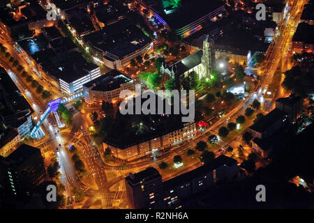 Piazza Limbecker Platz Berliner Platz Karstadt shopping centre, Extraschicht 2010, Notte del patrimonio industriale, Festival estivo di capitale culturale europea del 2010, Essen, la zona della Ruhr, Renania settentrionale-Vestfalia, Germania, Europa Foto Stock