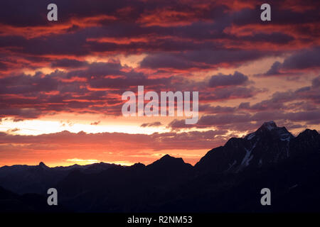 Habicht all'alba, le Alpi dello Stubai in Tirolo, Austria. Foto Stock
