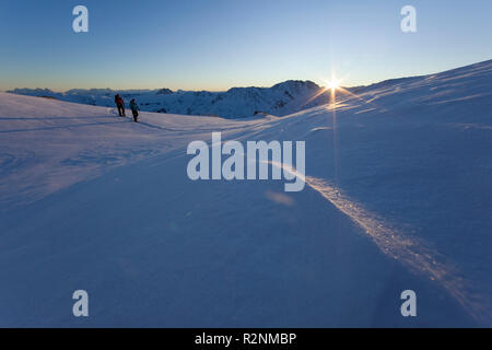 Tour con racchette da neve a Schafsiedel montagna, Alpi di Kitzbühel, Tirolo, Austria Foto Stock