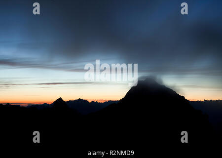 Atmosfera mattutina sulla montagna Schesaplana, Rätikon Mountain Range, Vorarlberg, Austria Foto Stock