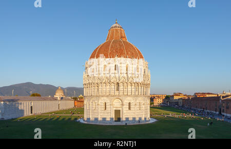 Battistero di San Giovanni, baptisterium in Pisa, Italia Foto Stock