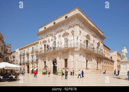 Piazza del Duomo, Palazzo Vermexio, Piazza Duomo Ortigia, Ortigia, Patrimonio Mondiale UNESCO sito culturale, Siracusa, Sicilia, Italia, Europa Foto Stock