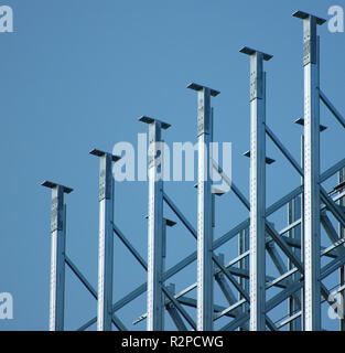 Magazzino a scaffali in costruzione Foto Stock