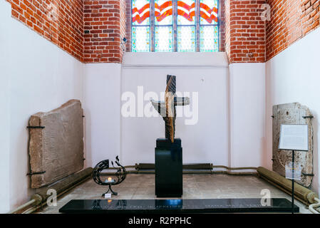 Cappella per le vittime della repressione. La Chiesa di San Pietro è una chiesa luterana in Riga, la capitale della Lettonia, dedicata a San Pietro. Riga, Lettonia, Balt Foto Stock