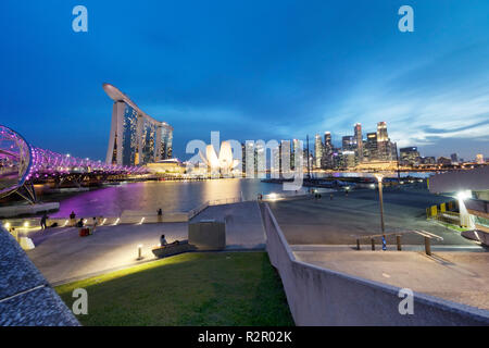 Singapore, Singapore River, Waterfront Promenade, Helix Bridge, Marina Bay Sands, Downtown, skyline Foto Stock