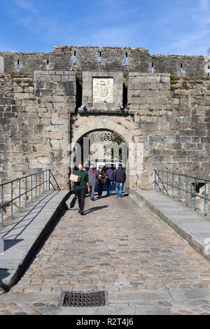 Fortificata di Ville vicino, la città murata nel centro del porto di Concarneau Foto Stock