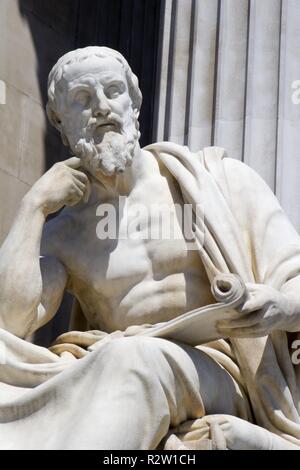 Vienne - erodoto statua che si trova nella parte anteriore del parlamento Foto Stock