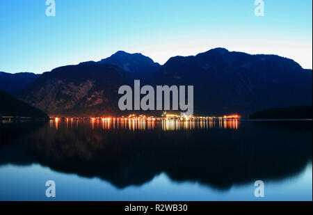 Hallstatt di notte Foto Stock