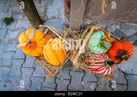 Barbaros, urla, Turchia - 08 Settembre 2018 : Scarecrows presso il festival tradizionale Foto Stock