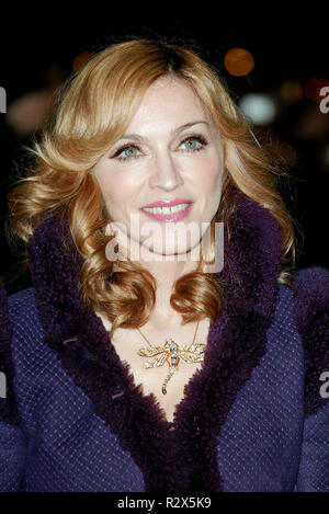 MADONNA HARRY POTTER E IL CALICE DI FUOCO FILM PREMIER L' Odeon Leicester Square Londra Inghilterra 06 Novembre 2005 Foto Stock