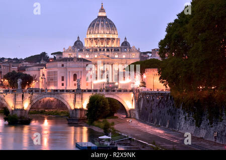 Vista di San Pietro in Roma, Italia Foto Stock