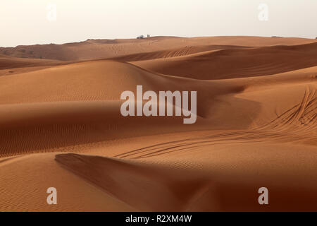 Traversata delle Dune di Dubai Foto Stock
